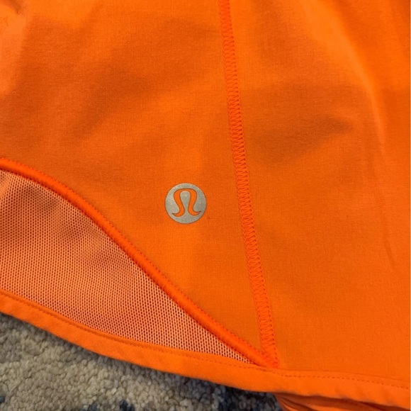 Lululemon Hotty Hot Short ll *2.5” Size 10 In Highlight Orange - Picture 5 of 10